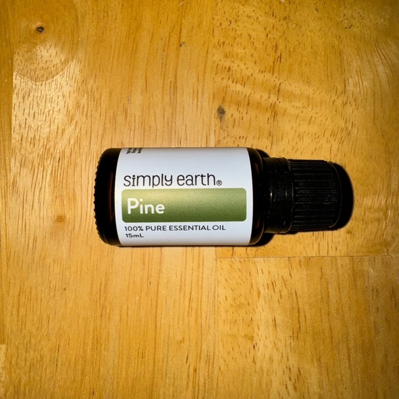 Simply Earth Pine Essential Oil Bottle - Picture 6 of 7